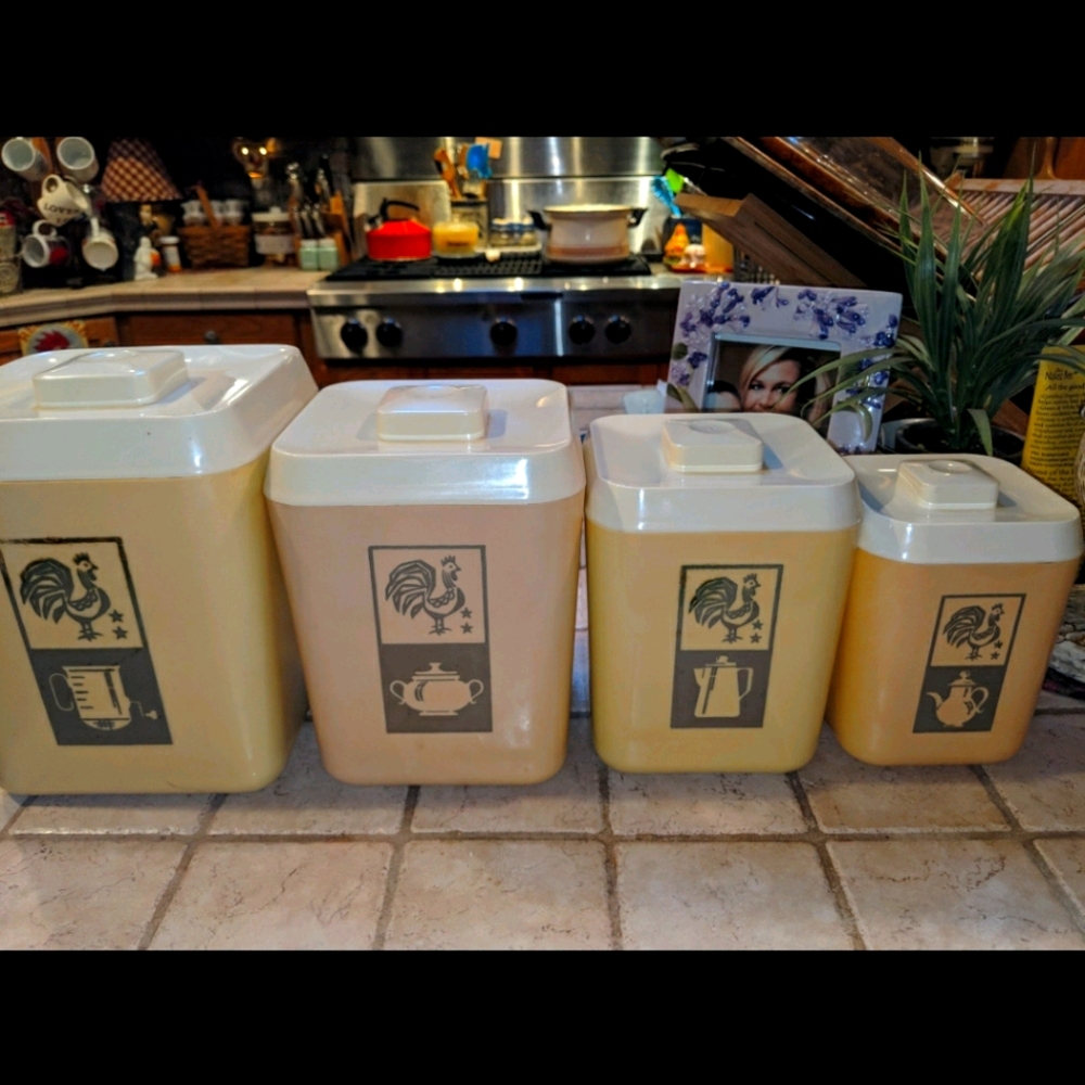 Vintage set of cannisters